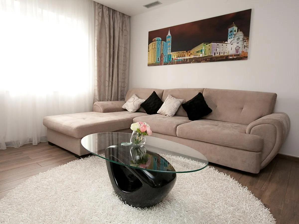 Apartment Stella 자다르
